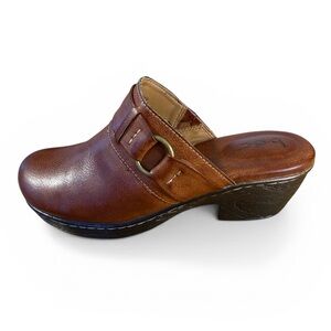 b.o.c. Born Concept O Ring Brown Leather Clogs Size 9